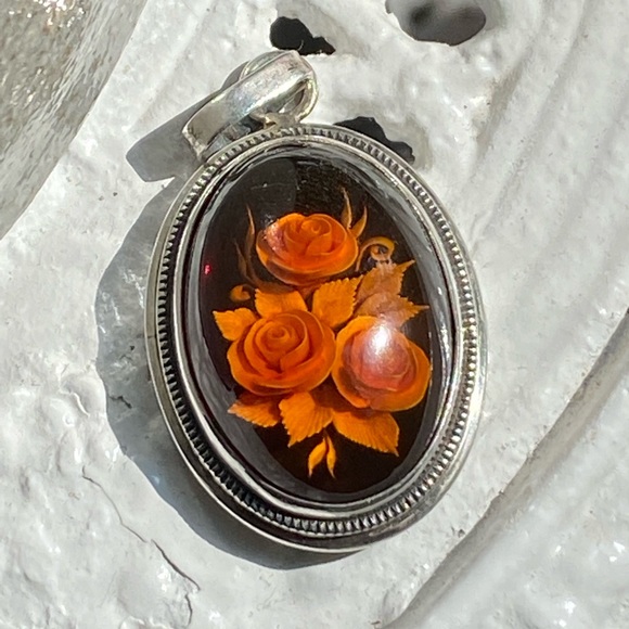 Vintage Sterling Pendant with Carved Flowers - Picture 7 of 7